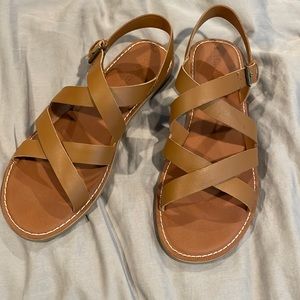 Toms camel sandal LIKE NEW size 9